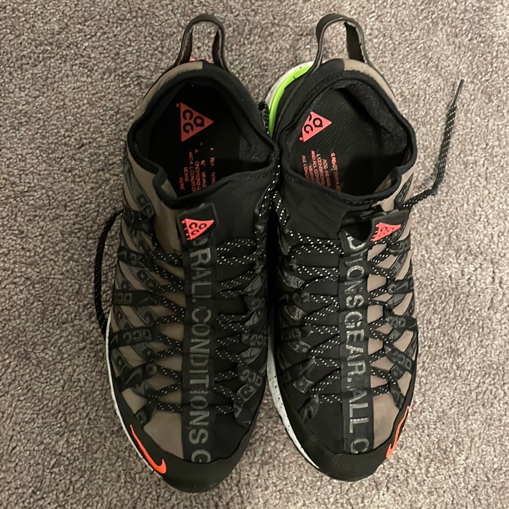 Nike ACG  Men size 9.5